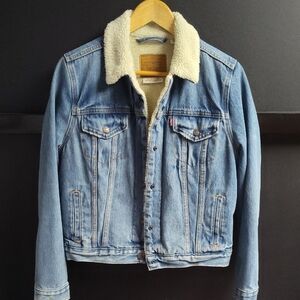 Levi's Light Blue Denim Jacket with Cream Sherpa Collar